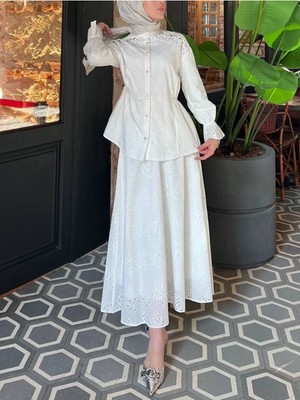 Modamorfo Belden Sıkmalı Omuzu Taş Detaylı Fistolu Takım -Beyaz