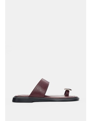 Selin Shoes Vensia Düz Taban Parmak Arası Aksesuar Detaylı Kadın Terlik- Bordo