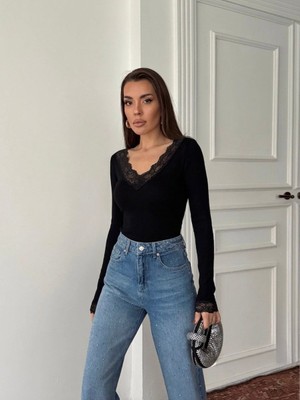 My Lunessa Dantelli V Yaka Likralı Kısa Body