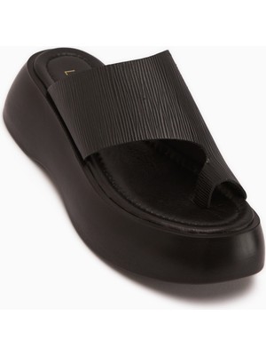 Limoya Carol Hakiki Deri Siyah Parmak Arası Kadın Terlik