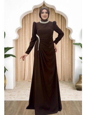 Amine Hüma Kristal Taş Detaylı Beli Drapeli Dilem Abiye Kahverengi