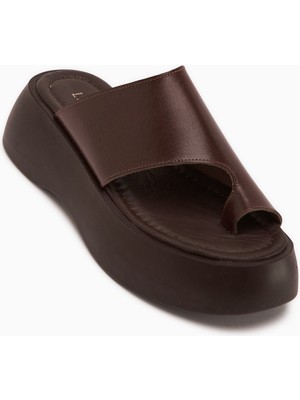 Limoya Carol Hakiki Deri Kahve Parmak Arası Kadın Terlik