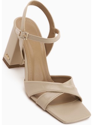 Limoya Lean Bej Çapraz Bantlı Kalın Topuklu Kadın Sandalet