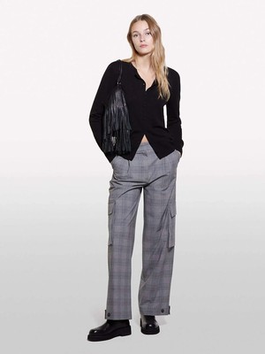 Sisley Yün ve Kaşmir Karışımlı Ribana Detaylı Bisiklet Yaka Hırka Kadın Siyah Hırka - 325A102HM5237