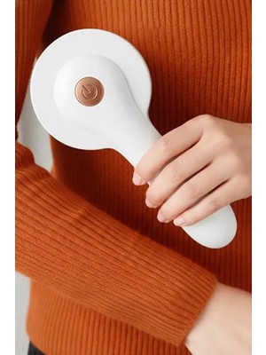 Özfırat Pvc Yapı 6 Bıçaklı Şarjlı Tüy ve Tiftik Temizleme Makinesi Beyaz Yuvarlak Tasarım Yedek Bıçaklı