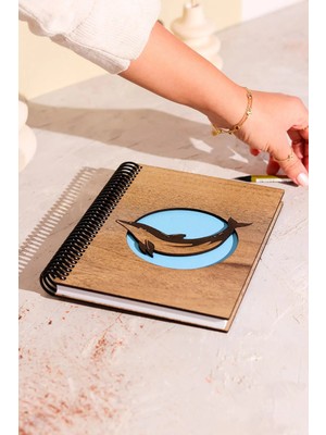 Özfırat Pvc Yapı Doğal Ahşap Kapaklı Çizgisiz Defter – Şık ve Dayanıklı Tasarım