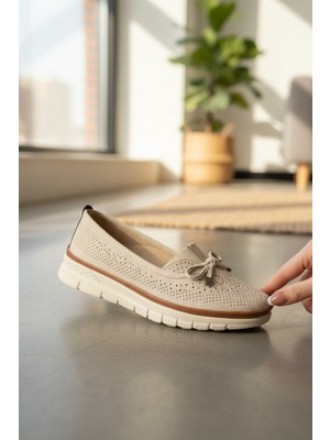 Enoch Lazer Perfore ve Zarif Fiyonk Detaylı Ortopedik Comfort Babet