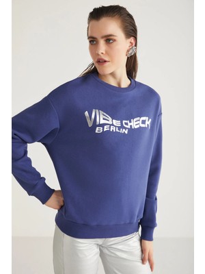 Grimelange ETHIQUET CLOVER Kadın Bisiklet Yaka Varak Baskı Detaylı Lacivert Sweatshirt