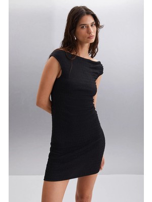 Ethiquet INNSA Kadın Bürümcük 3 boyutlu Kumaşlı Tek Omuzlu Bodycon Siyah Elbise