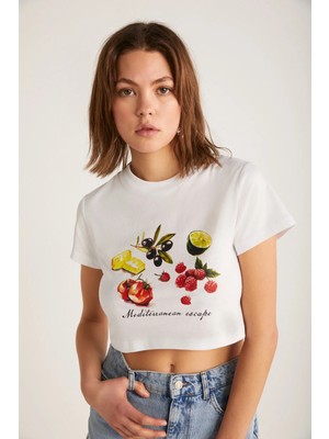 Grimelange ETHIQUET SERENE Kadın Kısa Kollu Baskılı Crop Beyaz T-Shirt