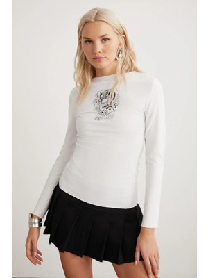 Ethiquet ZOWI Kadın Baskı Detaylı Slim Fit Dar Kalıp Uzun Kollu Bisiklet Yaka Beyaz T-Shirt