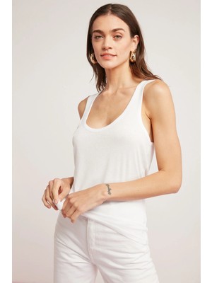 Ethiquet Lorraine Kadın Viskon Elastan Karışımlı Hafif Dökümlü Geniş Askılı Beyaz Atlet