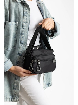 Sanmorris Kadın Suya Dayanıklı Paraşüt Kumaş 4 Gözlü Çapraz Askılı Omuz Çantası Siyah