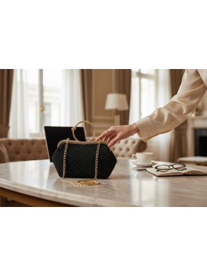 El Yapımı Kadın Askılı Çanta