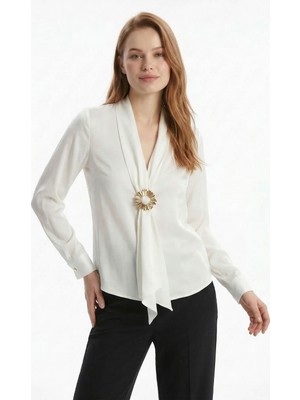 Rays Ekru V Yaka Aksesuarlı Bluz 252234