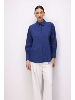 Mizalle Pamuklu Lacivert Oversize Gömlek