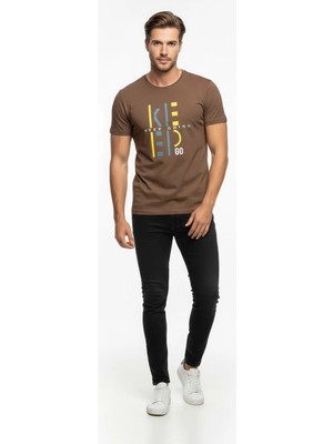 Keep Going Urban Baskılı Erkek Tişört – Sportif Günlük Stil