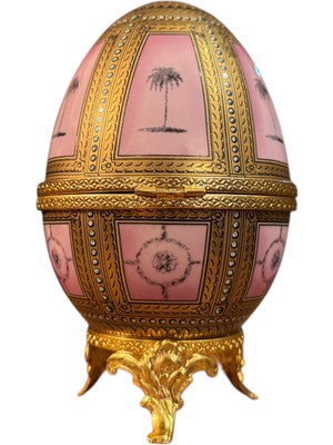 Fransız Fabienne Jouvin Paris Damgalı Pirinç Menteşeli Porselen Yumurta Bonboniyer 15 cm Yüksekliğinde 9 cm Çapında