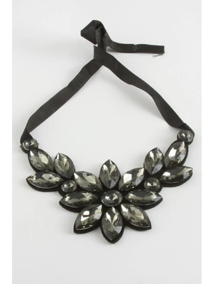 Marsilyan Çiçek Taşlı Yaka Kolye