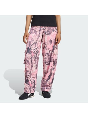 Adidas Originals KC8809 Adidas Originals Yaprak Kamuflaj Desenli Saten Kargo Pantolon