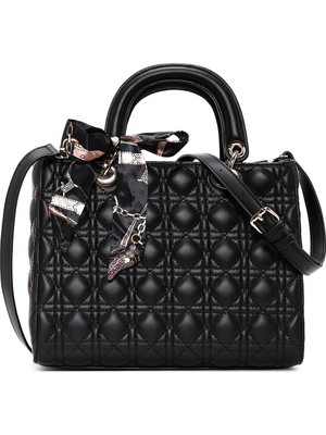 Derimod Kadın Siyah Uzun Askılı Kapitone Kol Çantası 26PBD2806KP