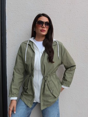 Esra Helvacı Kapüşonlu Bel Büzgülü Paraşüt Ceket