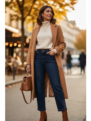 Beli Lastikli Bel ve Paça Taş Detaylı Mom Jean