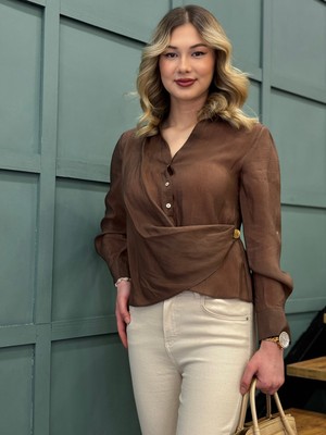 Ayhan Önü Detaylı,broşlu,düğmeli,katlamalı Kol Gömlek