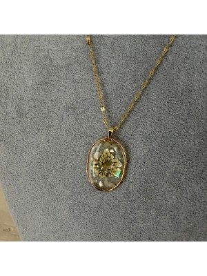 Marem Çiçek Detaylı Altın Renkli Çelik Kolye