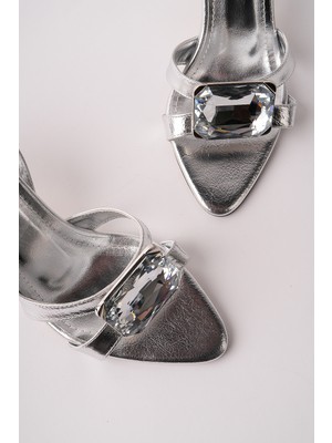 MARSHETTA Adelia Metalik Gümüş Bilekten Tokalı Kristal Taş Detaylı Kadın Düğün Davet Topuklu Abiye Ayakkabı