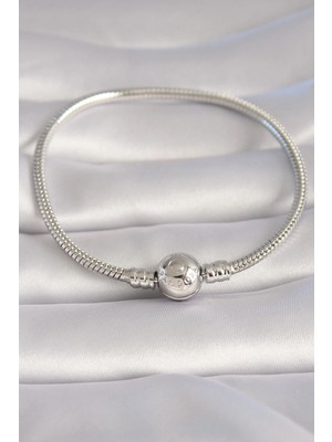 MiraLive Pirinç Gümüş Renk Işleme Detay Charm Model Kadın Bileklik