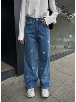 Pileli Store Fiyonk Nakışlı Bol Kesim Jean