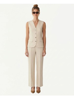 Yargıcı Fitted V Yaka Kolsuz Bluz