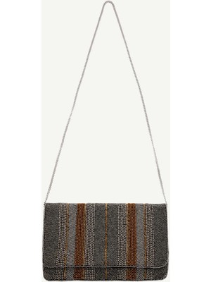 Yargıcı Işlemeli Portföy Çanta Gri Renk 60% Cam 30% Metal 10% Polyester Astar ile Zarif Tasarım