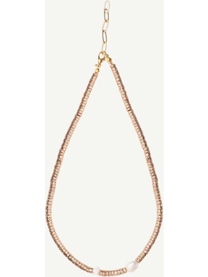 Yargıcı Volkanik Taş ve Inci Detaylı Kolye