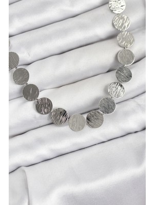 Pileli Store Yuvarlak Plaka Model Gümüş Renk Kadın Kolye