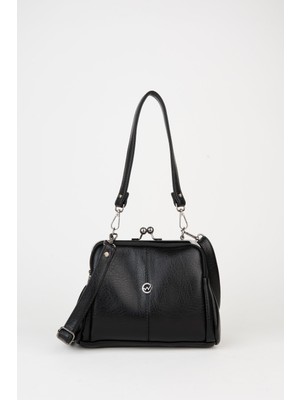 Vivaq Kadın Siyah Kelebek 4 Bölmeli Astarlı Burslu ve Fermuar Kapama El Kol ve Omuz Çantası