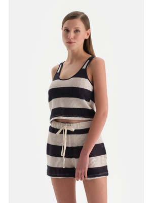 Dagi Beyaz-Lacivert Askılı Üst