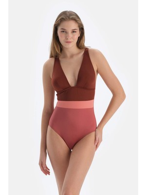 Dagi Kahverengi Üçgen Mayo