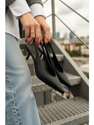 Divolya Vintage Siyah Kadın ( 3 cm Topuklu ) Sivri Burunlu Kısa Kitten Topuklu Ayakkabı