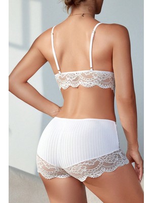 Pileli Store Kadın Beyaz Kaşkorse ve Dantel Detaylı Şortlu Gecelik Takım