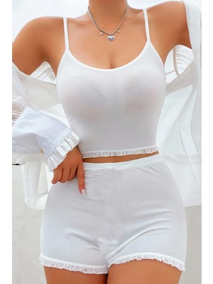 Pileli Store Kadın Beyaz Alt-Üst Dantel Detaylı Şortlu Şık Gecelik Takım