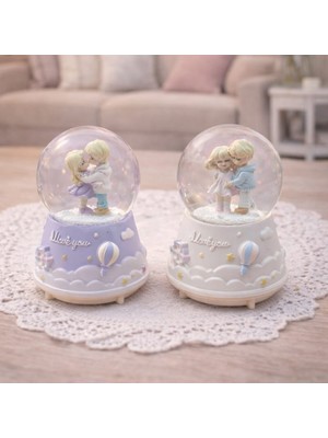 Pileli Store Orta Boy Işıklı Müzikli Sevimli Çiftler Kar Küresi