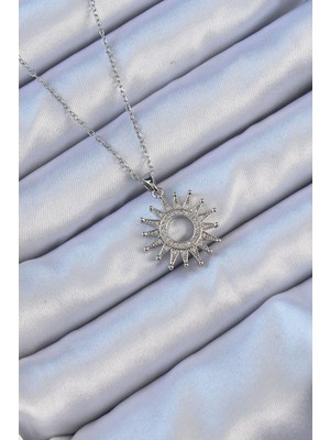 Pileli Store 316L Çelik Zincir Gümüş Renk Zirkon Taşlı Parlayan Güneş Kolye - TJ-BKO9106