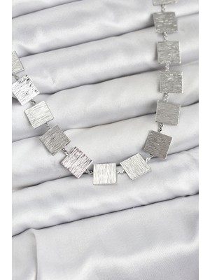 Pileli Store Kare Plaka Model Gümüş Renk Kadın Kolye - TJ-BKO10824