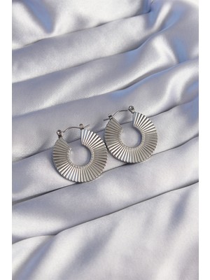 Pileli Store 316L Çelik Gümüş Renk Oval Çizgili Plaka Küpe - TJ-BKP9048