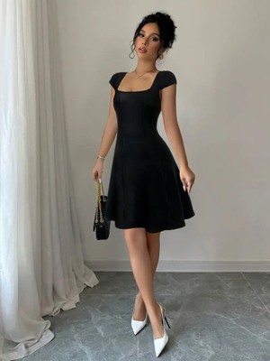 Modaurul Kadın Kısa Kollu Geometrik Yakalı Janjan Krep Elbise