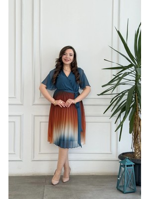 Piliseli Kruvaze Yaka Elbise