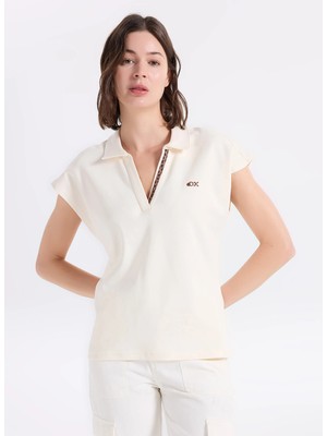 Discovery Expedition D6SL-TST3526 Kırık Beyaz Loose Fit Düz Kadın Polo T-Shirt