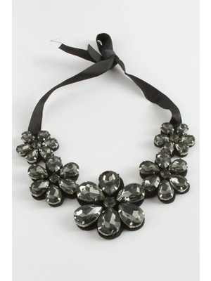 Pileli Store Papatya Taşlı Yaka Kolye